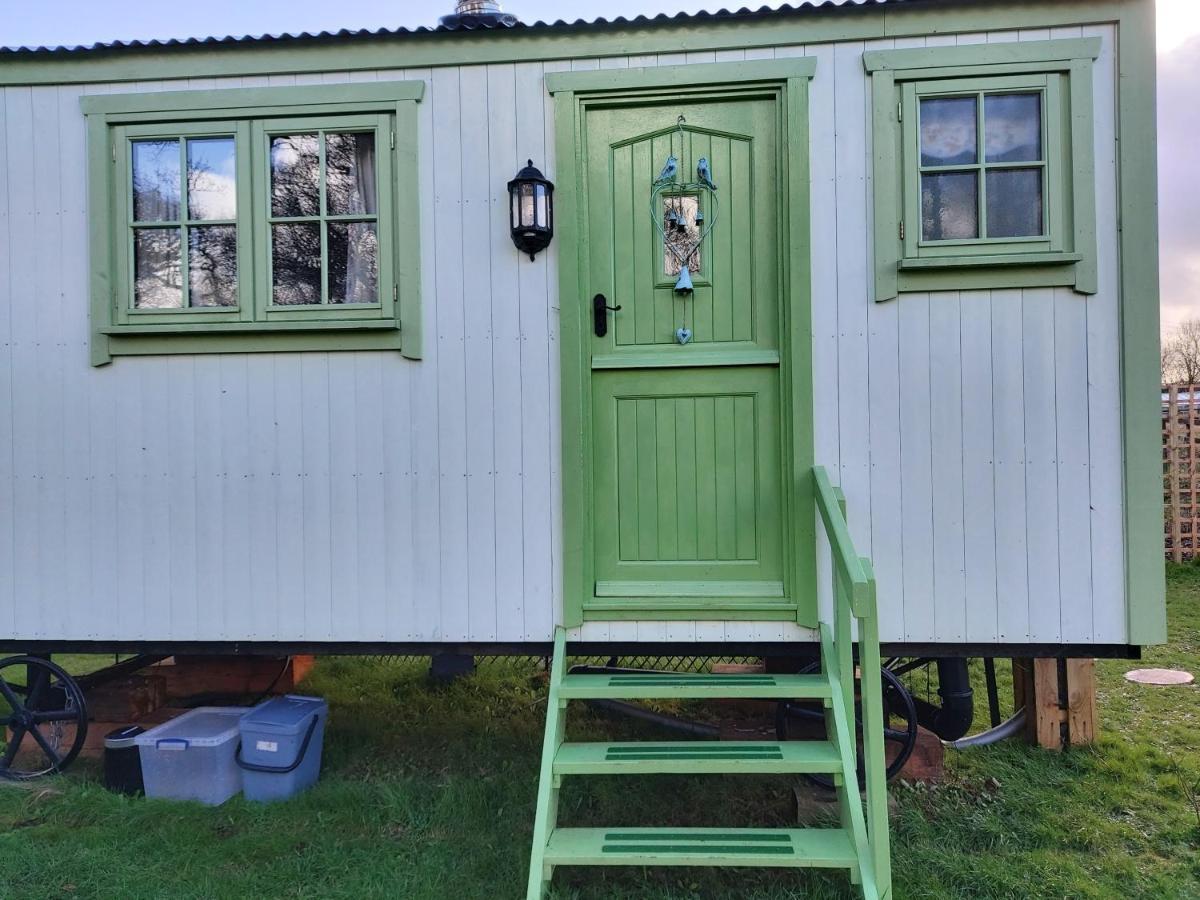 The Old Mill Shepherds Hut Okehampton Exterior photo